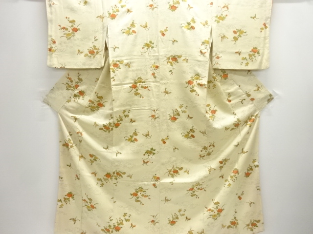 草花に蝶模様小紋着物